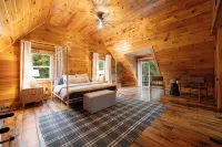 Escape to Sage Creek Cabin: 5 Acres + Privacy + Hot Tub + Fire Pit