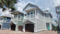 Luxurious House on the Canal, Pool, Hot Tub, steps to BEACH - 4-Star