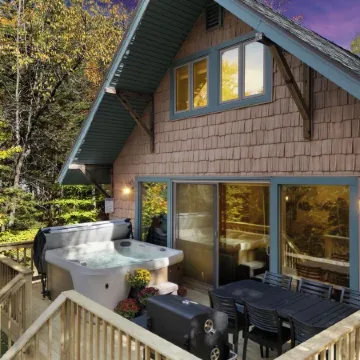 Mt Snow Game Chalet w/ Hot Tub