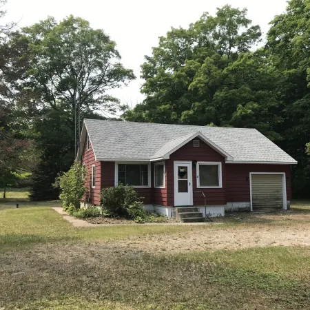 Cozy Little Red Lodge in Michigan’s Upper Peninsula