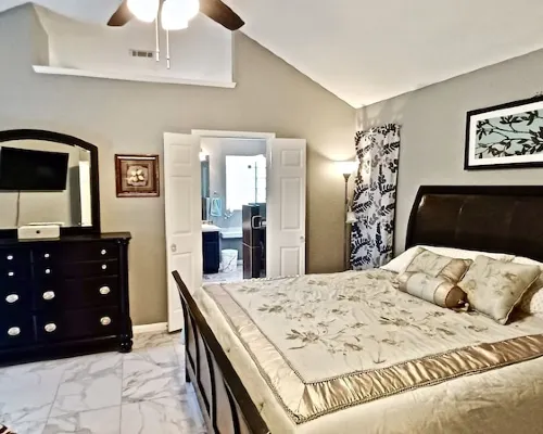 Superb,Pet Friendly. Big Backyard on Greenbelt. Heb Center. Atx Kalahari,183 Hotels in Leander