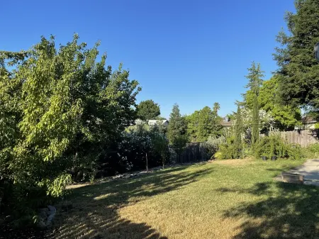 Eden Retreat - Rest & Relax with a Soothing Spa! 3King, 1Queen & 1 Airbed Отели рядом с достопримечательностью «McConnell Arboretum & Botanical Gardens»