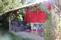 A trailer in the heart of a ranch, nature and you. The beach and mountains 10 minutes away Hoteles en Olmeta-di-Tuda