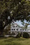 Huge Farmhouse in the heart of Southern Maine - Close to Mountains and lakes!