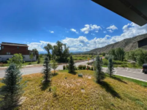 Modern Townhome in Downtown Eagle, CO - Vail Valley Hoteles en Eagle