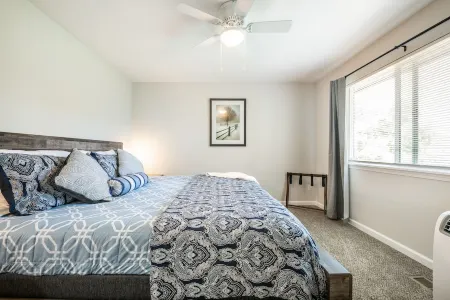 ❂ Amazing Townhouse! 2 BR, 1.5BA, Sleeps 5 w/AC! ❂