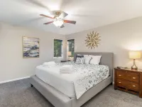 Beautiful home, quiet neighborhood w hot tub. Close to shopping, beach & trails. Hotels in Park Township