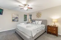 Beautiful home, quiet neighborhood w hot tub. Close to shopping, beach & trails.