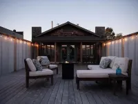 Plaza Perch~Downtown~Walkable Hotels in Arcata
