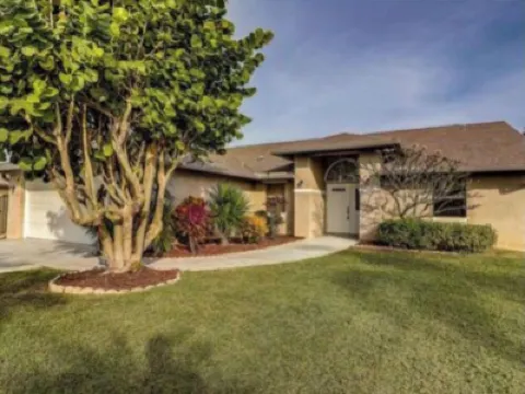 Cozy Oasis Hotels near Elk's Park Recreation Area