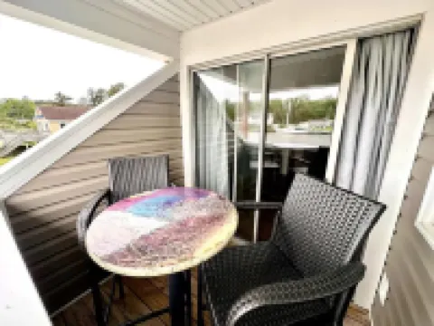Knot One- Balcony View of ICW- Dog Friendly! Hotels in Currituck County