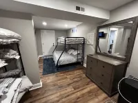 Beach house, inground pool, hot tub, Large backyard,1.5 Miles from Misquamicut