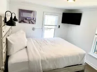 PRIVATE BEACH: A SLICE OF HEAVEN @ NIANTIC W/ 6 QUEENS 1 FULL BED