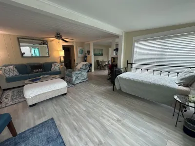 Siesta Key- 2 Bed 1Bath Villa,1500 ft from Beach, Barefoot Bungalows -"GULL"