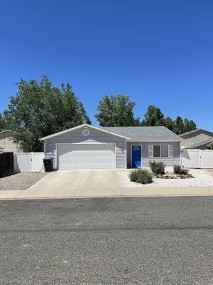 Cozy home, easy access to downtown and Lunch Loops 서스테인에이블 하이드로포닉스 & 오르가닉 가든 서플라이 주변 호텔