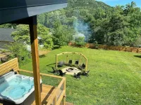 Modern Cabin for 8,w/Hot Tub+mtn view+1m from downtown Clayton, Outdoor Space