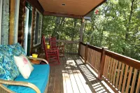 Romantic Couple's Mountain Getaway!