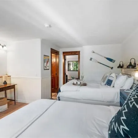 Bigfork Condo - Close to Lake Отели в г. Бигфорк