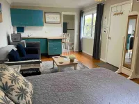 Beachside cabin + solar heated pool @ Spoon Bay