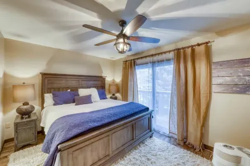 East Vail Spacious Remodeled Ski Retreat with Private Hot Tub