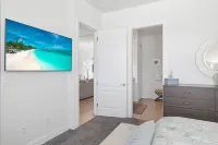 Penthouse Suite 2 in the heart of SW Cape Coral