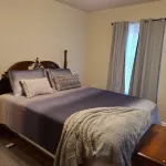 The Holly House. Comfort and Stylish charm. Hotels in Belleville