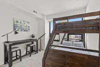 "Unity of Evanston" 3 BDR+2BA ModernLuxe High Rise