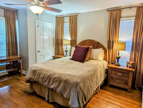 Homey Escape Minutes From Anything You Could Need!  Free WIFI!