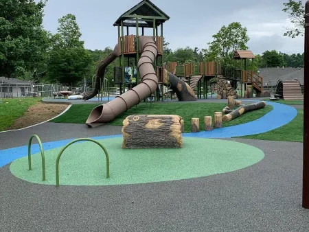 The Rock is located in downtown Blowing Rock. Отели в г. Blowing Rock