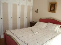Superb apartment, downtown, private parking, quiet with elevator Hotels in Perigueux