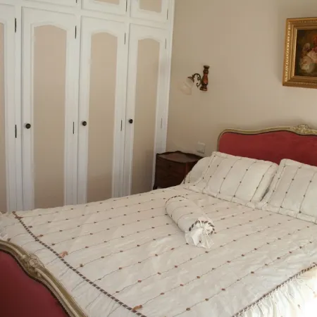 Superb apartment, downtown, private parking, quiet with elevator