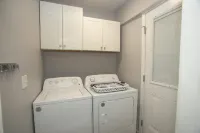 Pet-Friendly 3Bd/2BA Entire Home Near Downtown, Colleges, Tanger, Coliseum