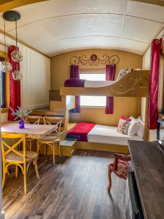 Unique Scarlet Gypsy at Four Fillies Lodge