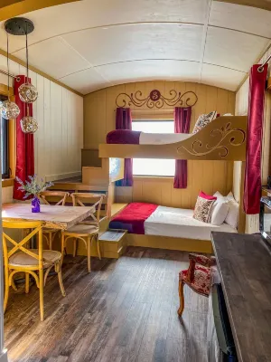 Unique Scarlet Gypsy at Four Fillies Lodge