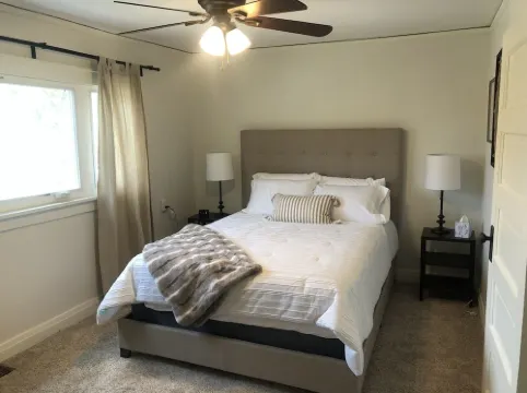 Mayo Discount! 3 blocks to Mayo, garage, fenced yard, large kitchen!