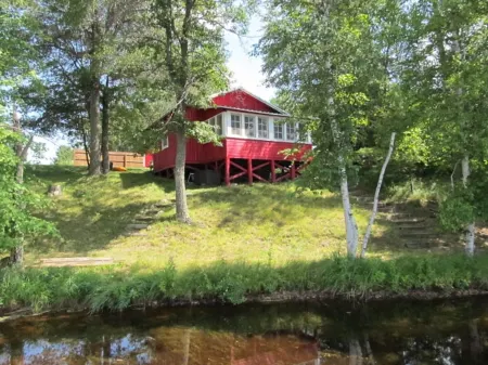 2 bedroom, 1 bath cabin with bunkhouse on fully recreational lake Отели в г. Трего