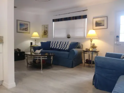 WATERFRONT COTTAGE w/ACCESS TO WEEKI WACHEE RIVER & GULF FRESHLY REMODELED!