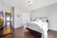 Clean, Cozy home near St. Luke's