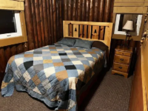 Loons Lodge Cabin at Castles Resort is right on the Mille Lacs Lake !