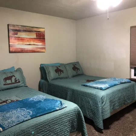 The Wilderness Romance Retreat - Cave , Luxury Hot Tub, Hiking ,420-Friendly !