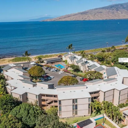 Amazing Ocean Views, Quiet Complex Two Bedroom, King Bed, Private.  Great Place.