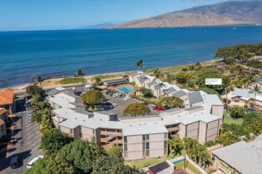 Winter Special. Amazing Views, Quiet Complex Two Bedroom, King Bed, Private.