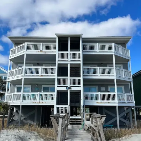 Oceanfront retreat with Spectacular Views