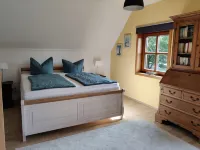 Romantische Reetgedeckte Bauernhaushälfte in Alt Rehse Hotels near Windmühle Woldegk