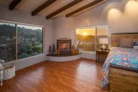 Zen Hilltop Resort: Heated Infinity Pool, Spa, 360° SoCal Views