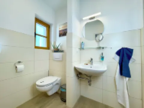 Holla Die Boddenfee @Höfthus 68Sqm Own Entrance Thatched Roof Terrace Sea View Hotels in Monchgut