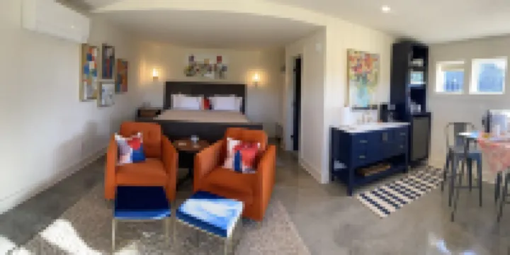 Barn Studio in country setting but close to town