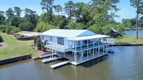 Boaters Dream Lake House 3/3.5 with 2 kitchens