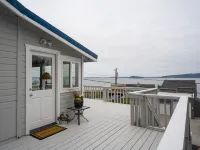 Gorgeous Puget Sound Views w/Huge Deck & Sunsets Hotels in Camano