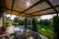 Design villa with large swimming pool in the heart of the Tuscan countryside